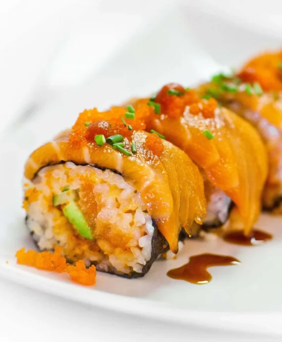 Spicy Salmon Sushi Roll
