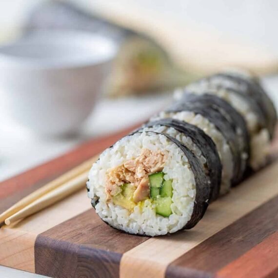 Tuna Sushi Roll